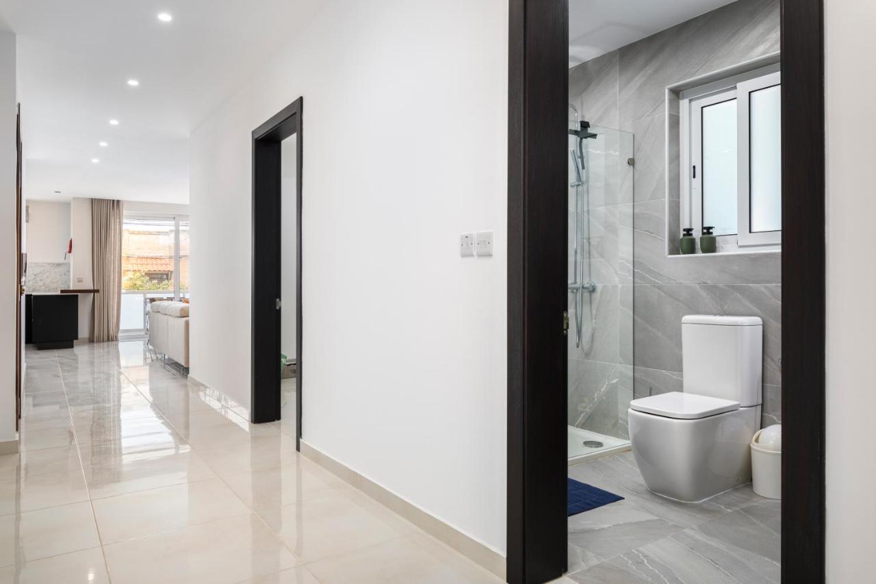 Modern 3Br Stylish Apartment With Large Balcony - Close To St Julians And St Georges Bay Is-Swieqi Buitenkant foto