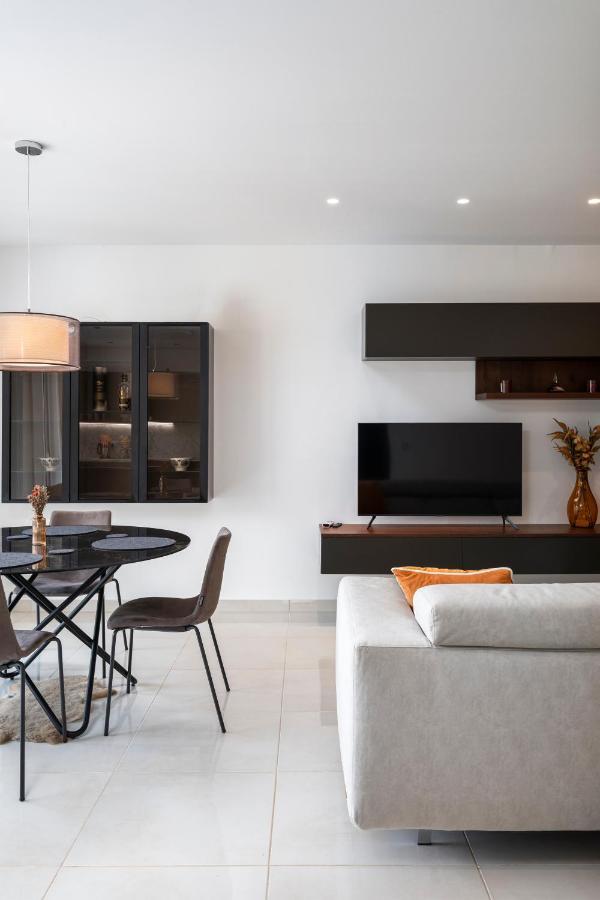 Modern 3Br Stylish Apartment With Large Balcony - Close To St Julians And St Georges Bay Is-Swieqi Buitenkant foto