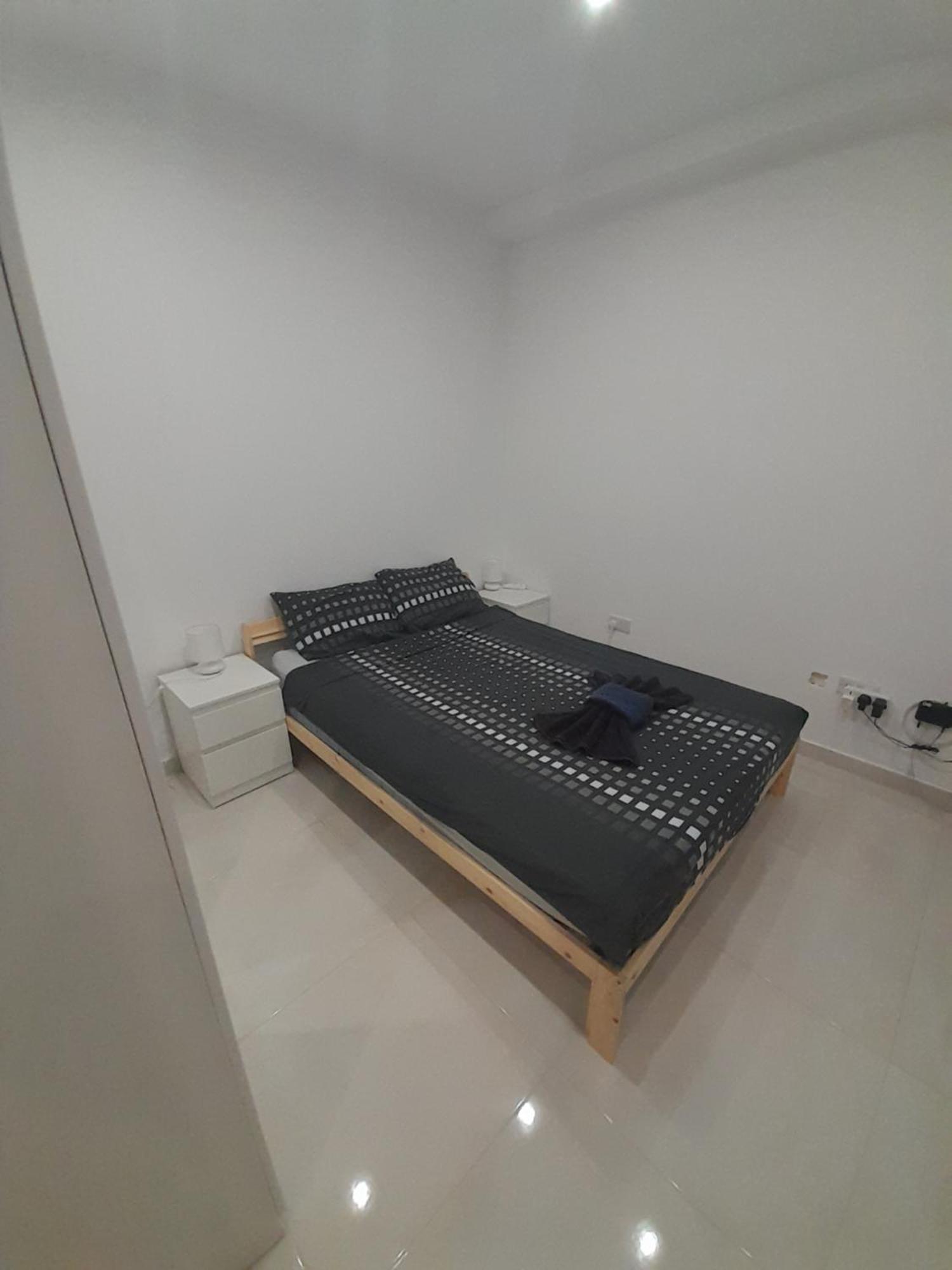 Modern 3Br Stylish Apartment With Large Balcony - Close To St Julians And St Georges Bay Is-Swieqi Buitenkant foto